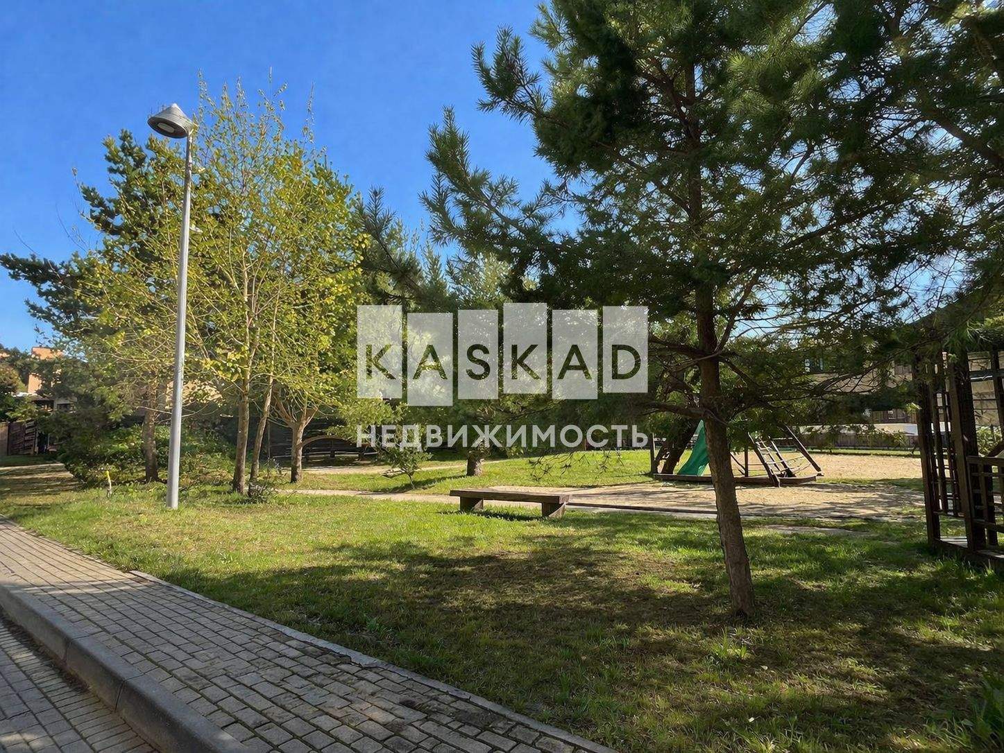 Продам земельный участок 1000 м.кв.