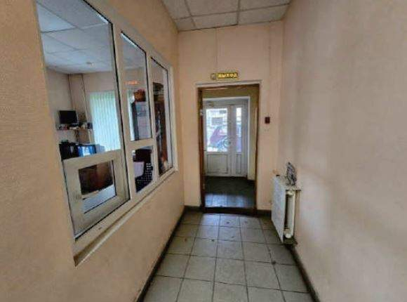 Продам торговое помещение 1352.3 м.кв.