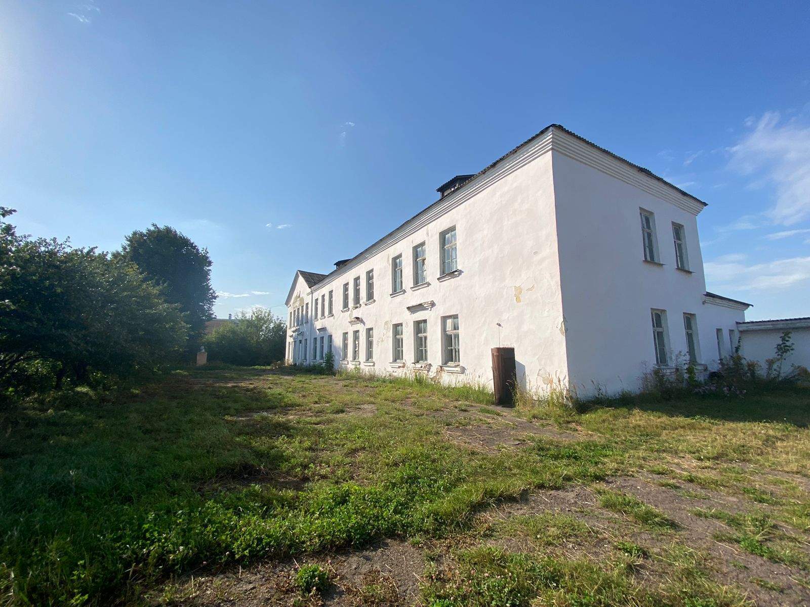 Продам торговое помещение 3015.2 м.кв.
