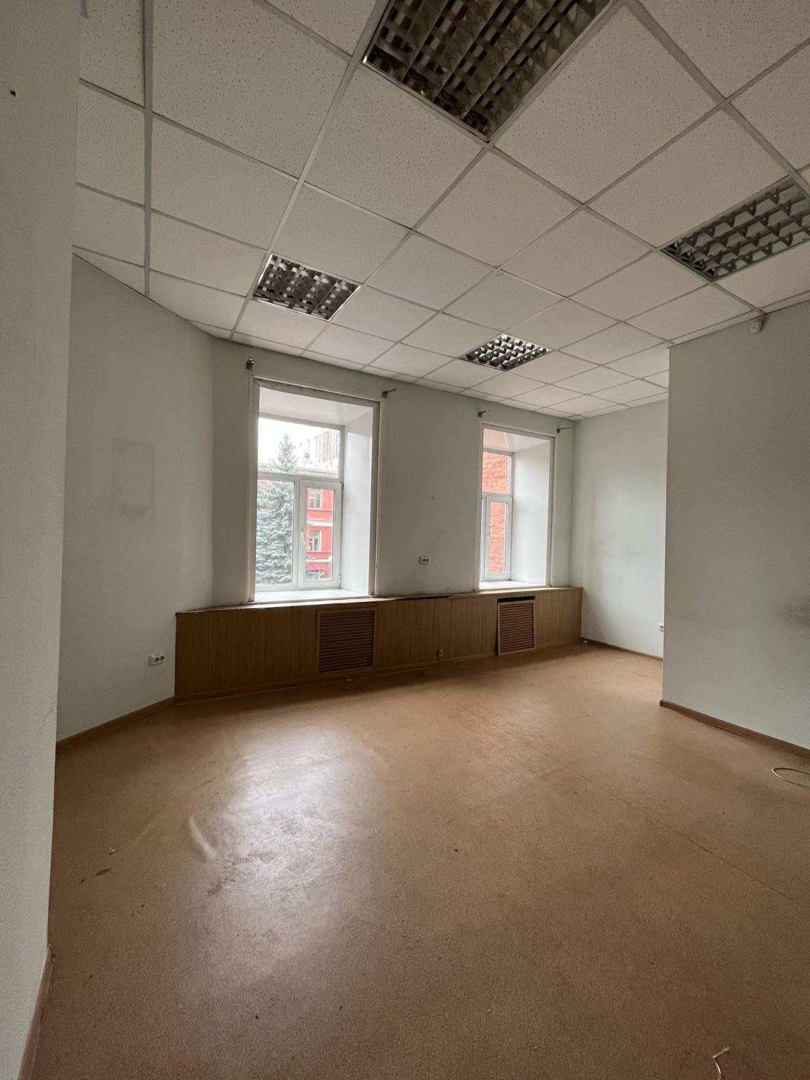 Продам торговое помещение 633.6 м.кв.