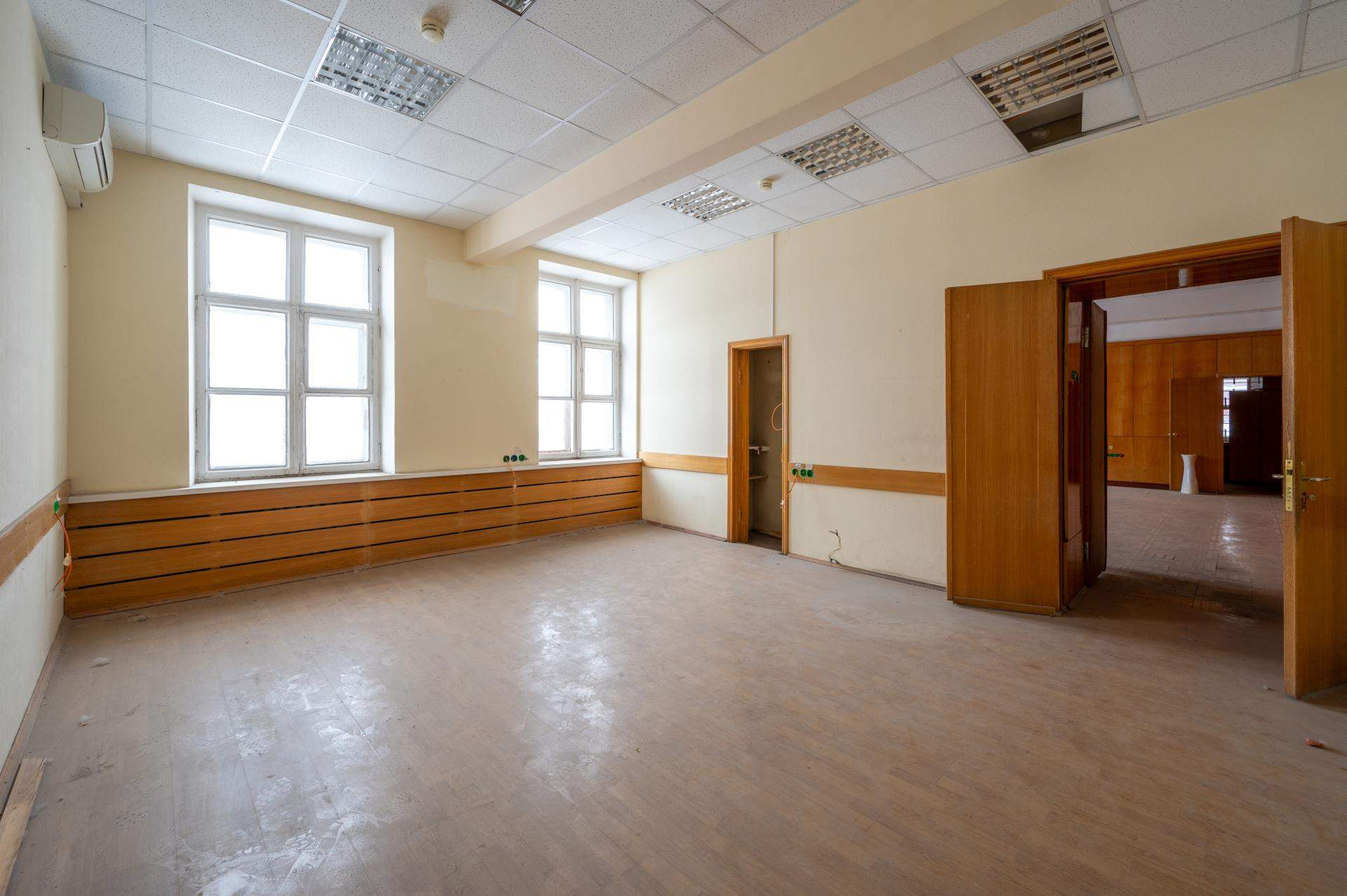 Продам торговое помещение 5278.2 м.кв.