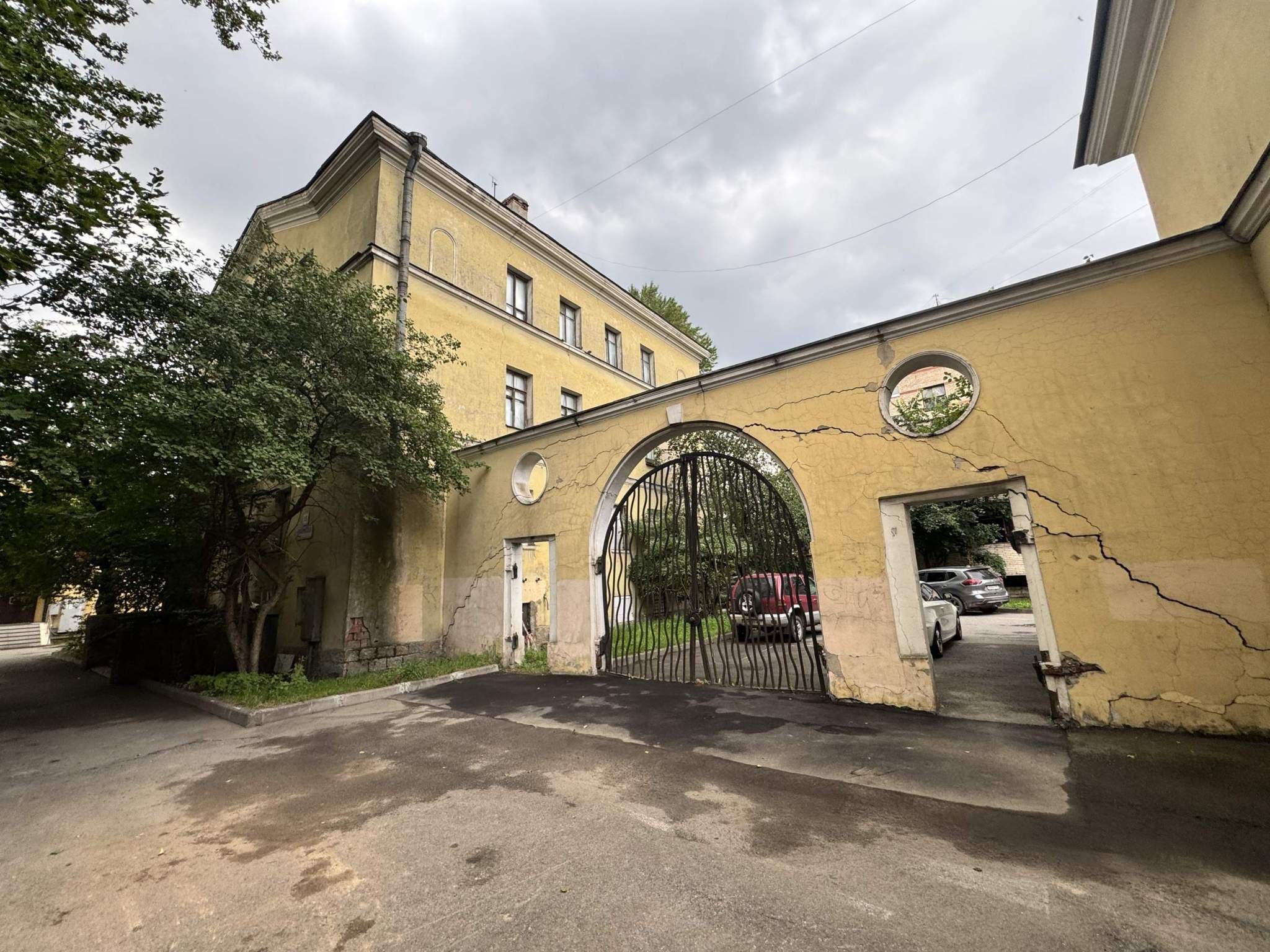 Продам торговое помещение 673.5 м.кв.