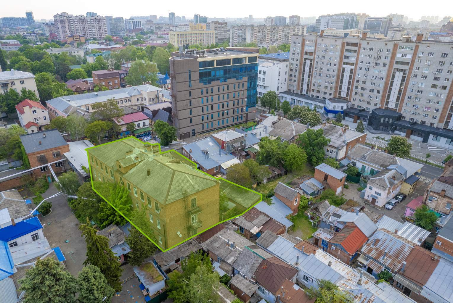 Продам торговое помещение 1442.7 м.кв.