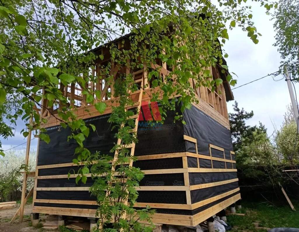 Продам земельный участок 1400 м.кв.