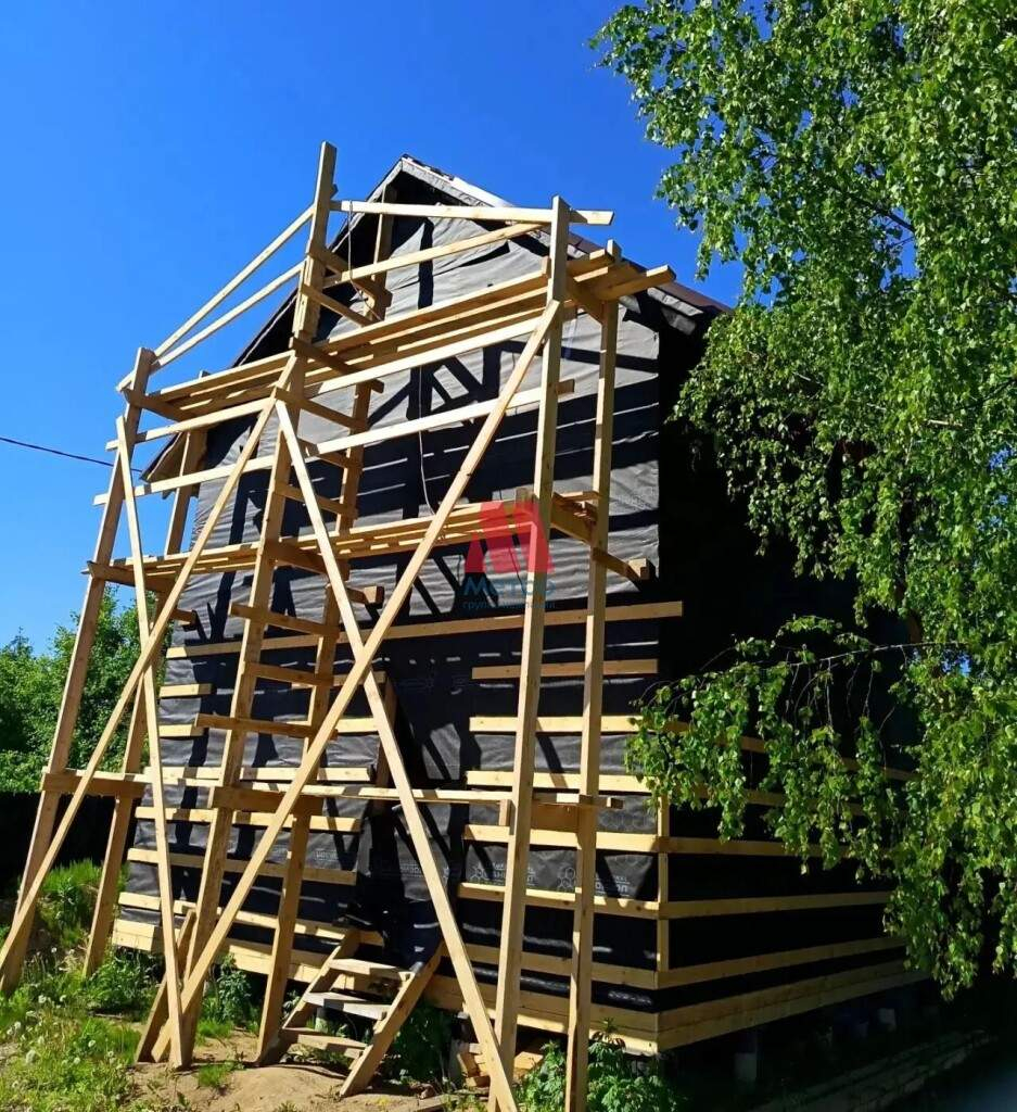 Продам земельный участок 1400 м.кв.