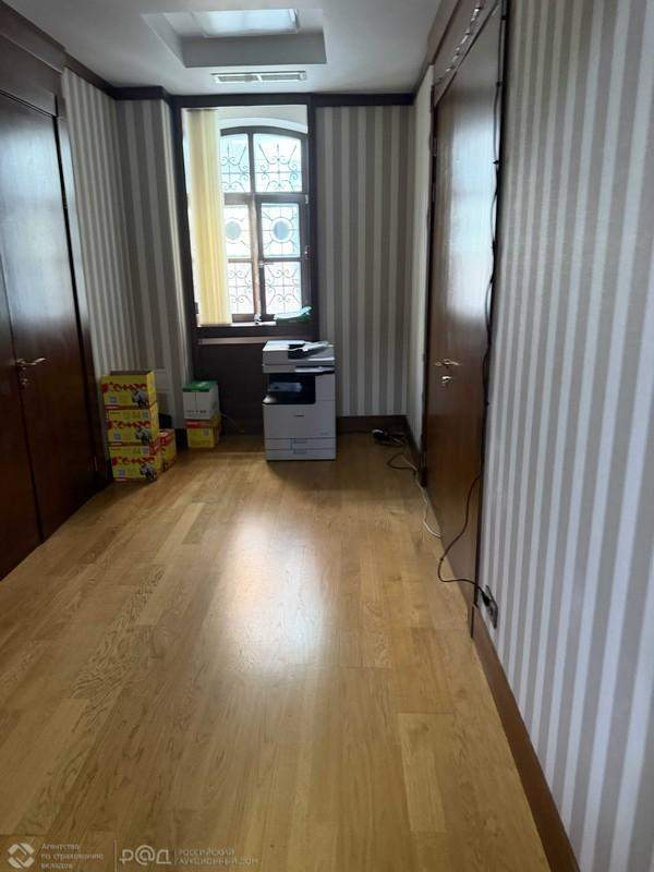 Продам офис 391.1 м.кв.