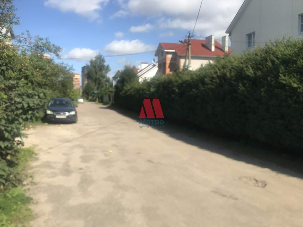 Продам земельный участок 700 м.кв.
