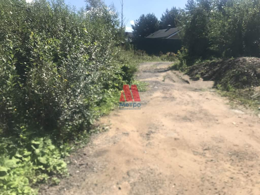 Продам земельный участок 700 м.кв.