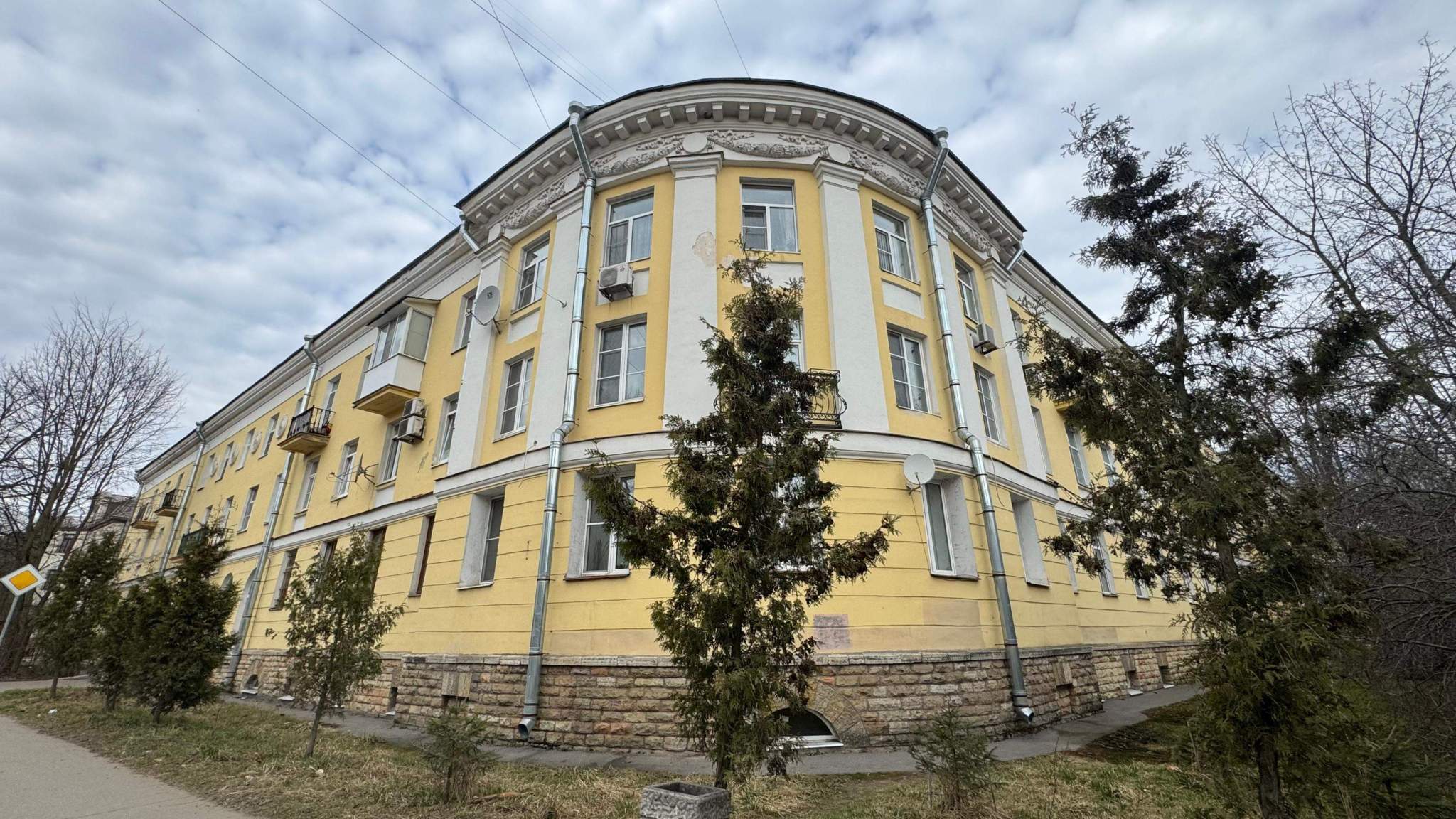 Офис на продажу в Павловске, Детскосельская улица, 17/17 литера А фото №0