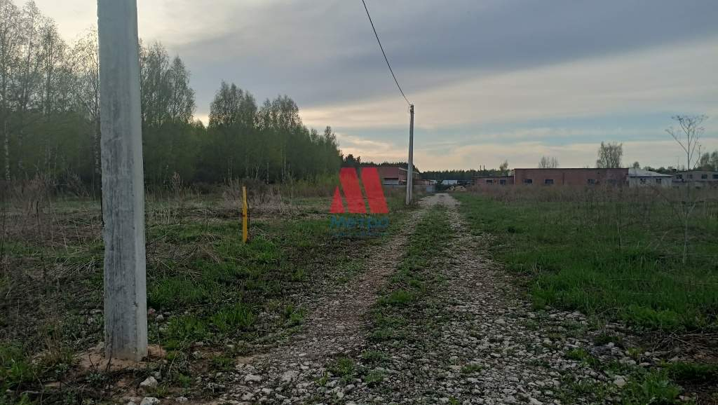 Продам земельный участок 1000 м.кв.
