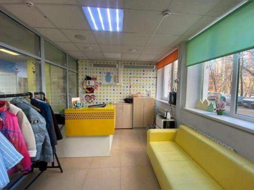 Продам магазин 250.2 м.кв.
