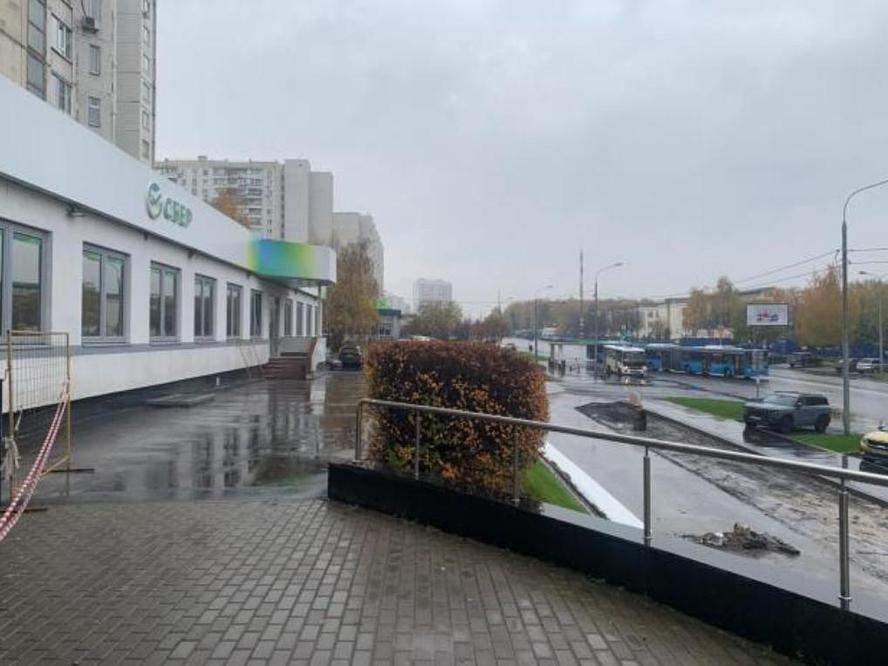 Продам магазин 2089.4 м.кв.