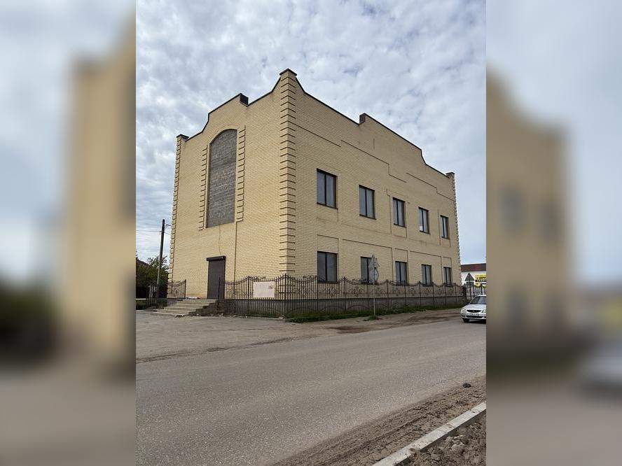 Продам магазин 561.1 м.кв.
