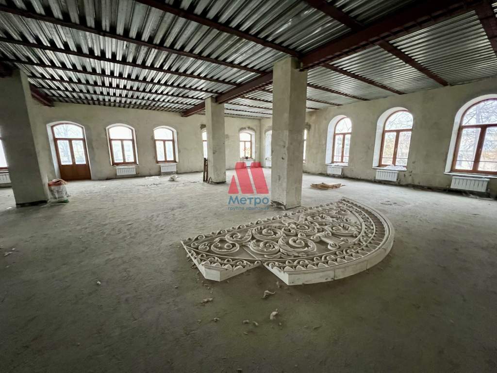 Продам торговое помещение 3500 м.кв.