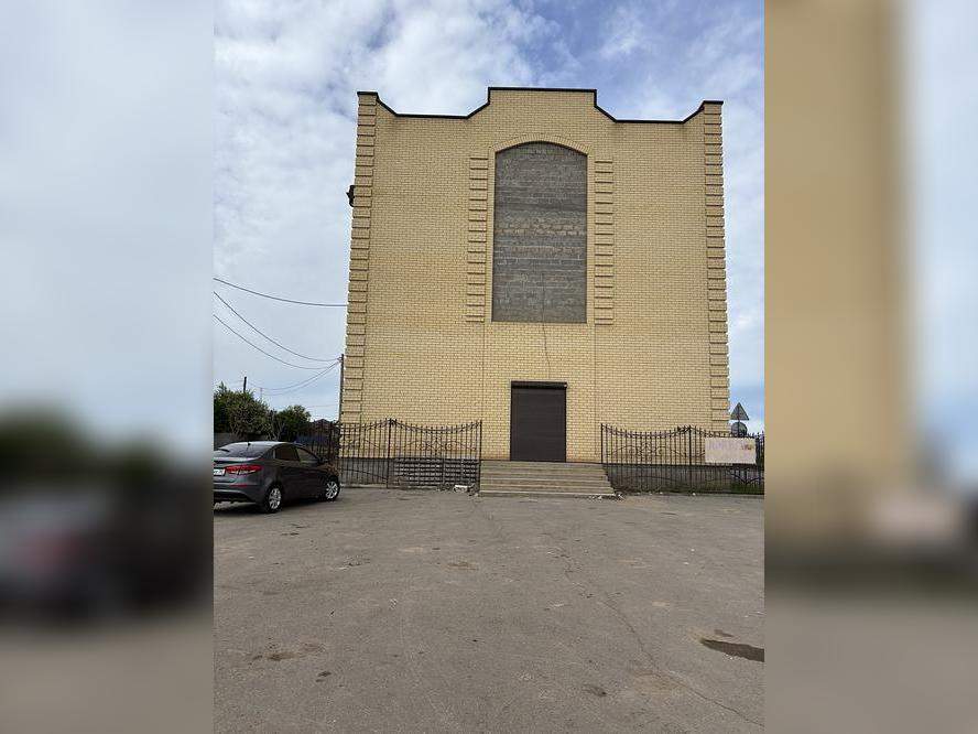 Продам магазин 561.1 м.кв.