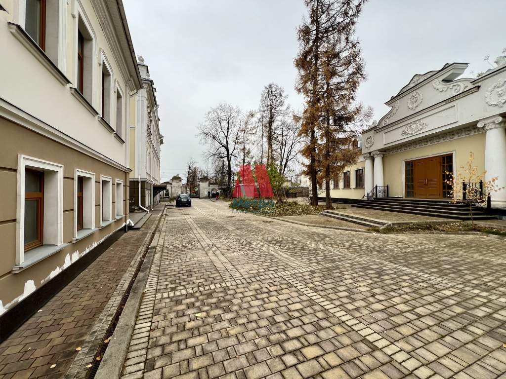 Продам торговое помещение 3500 м.кв.