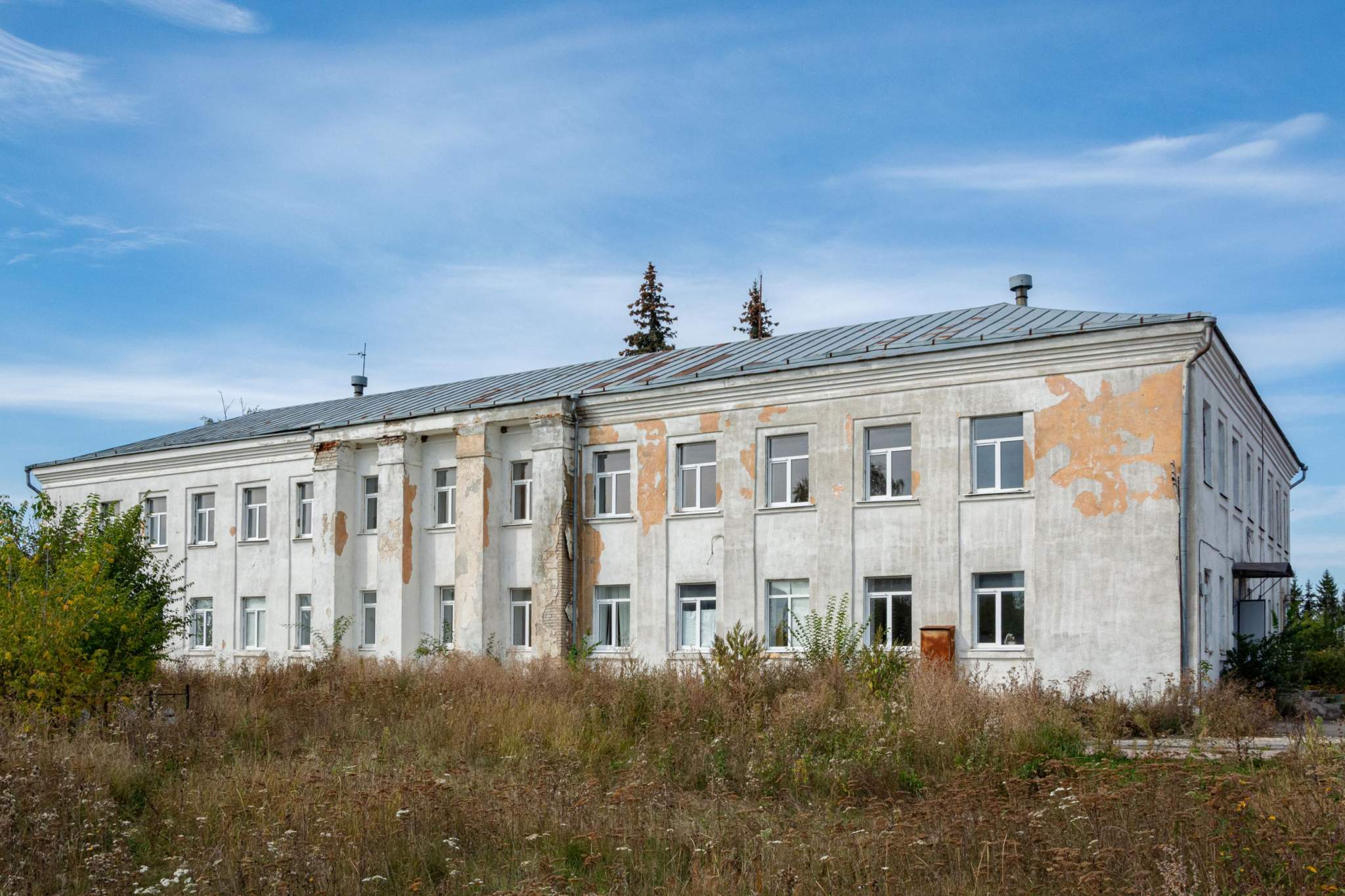 Продам торговое помещение 8304 м.кв.