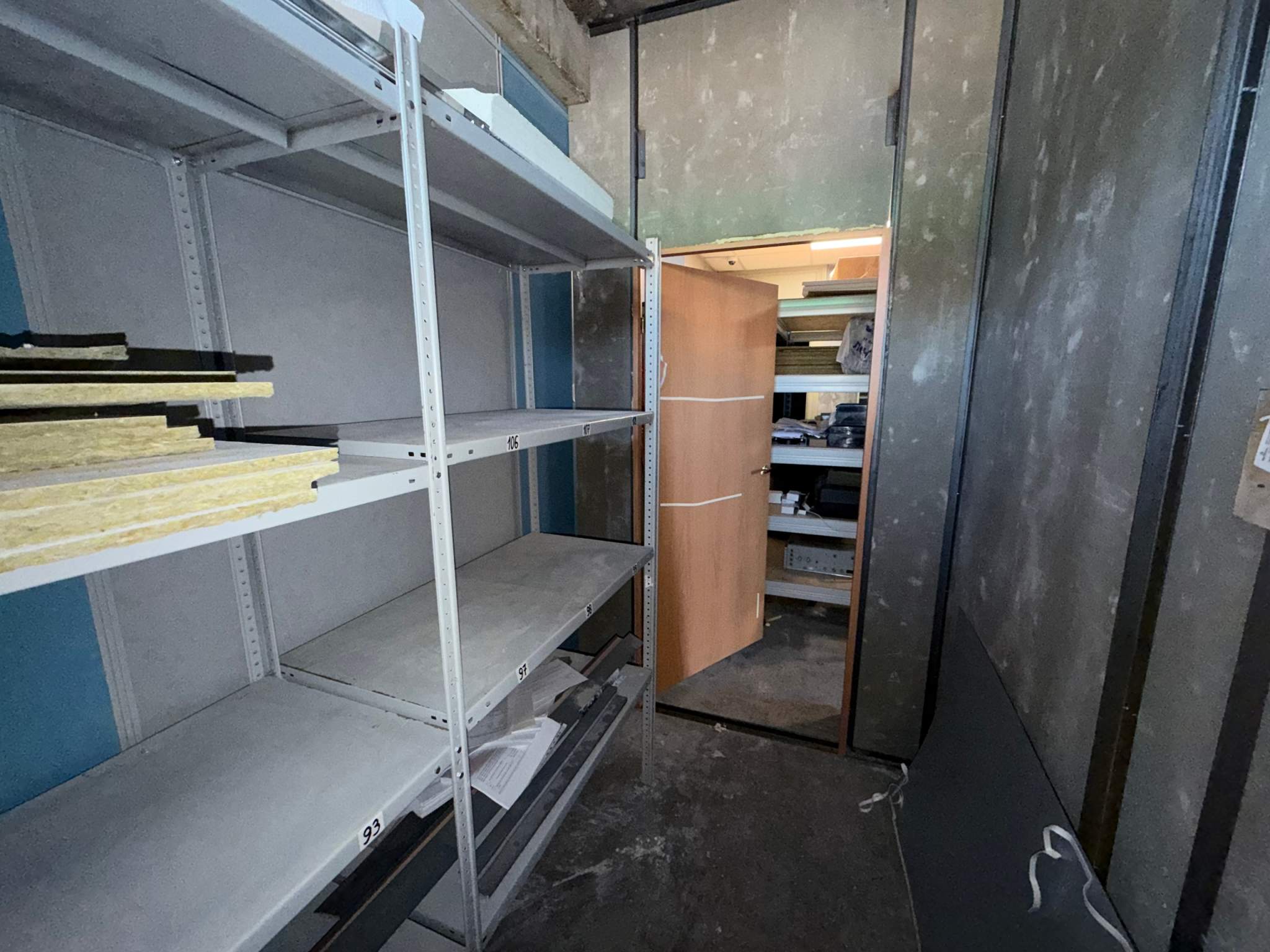 Продам офис 10.2 м.кв.