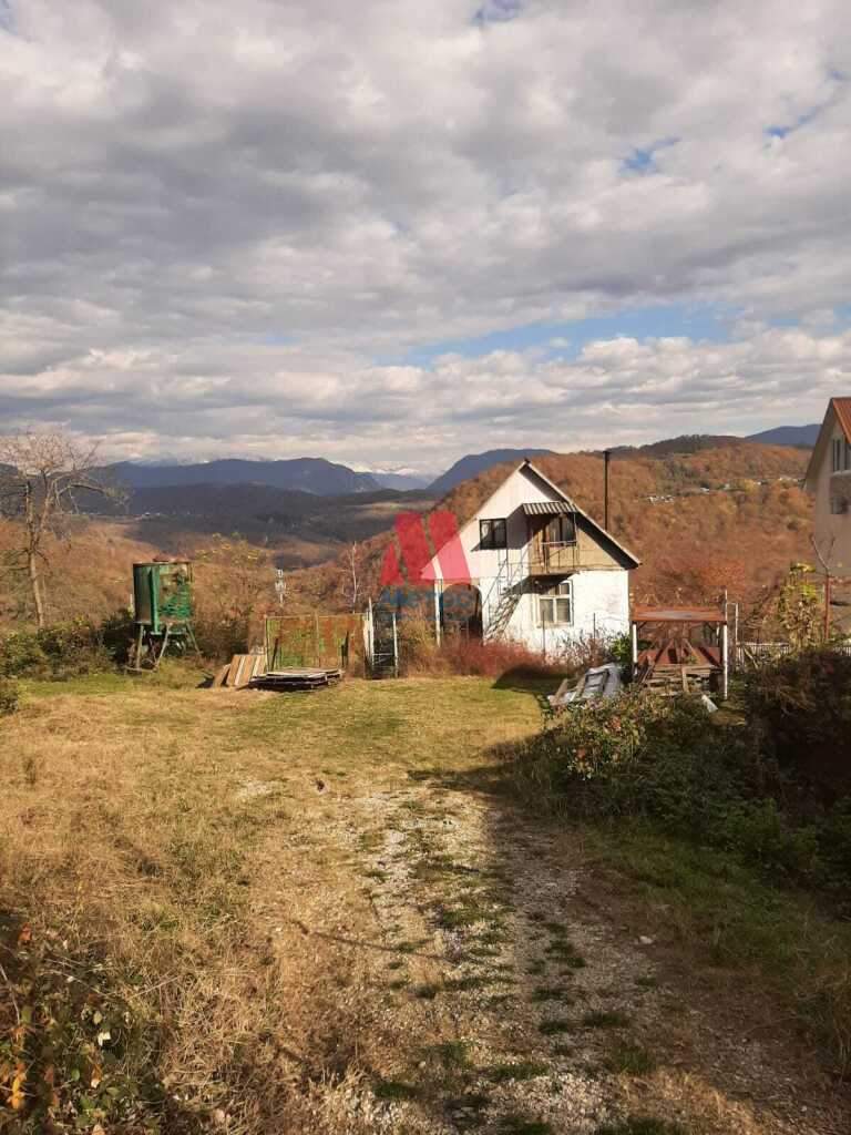 Продам земельный участок 700 м.кв.