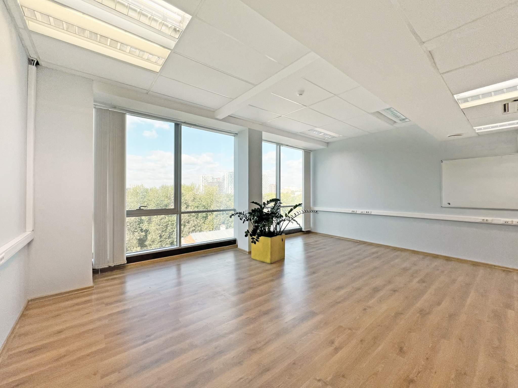 Сдам в аренду офис 326.3 м.кв.