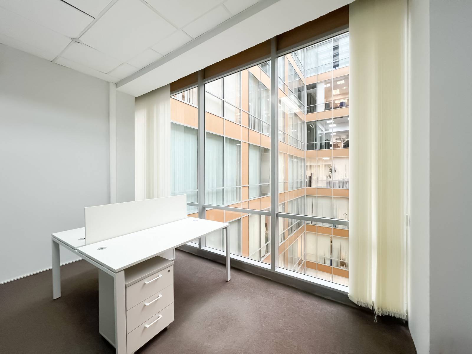 Сдам в аренду офис 221 м.кв.