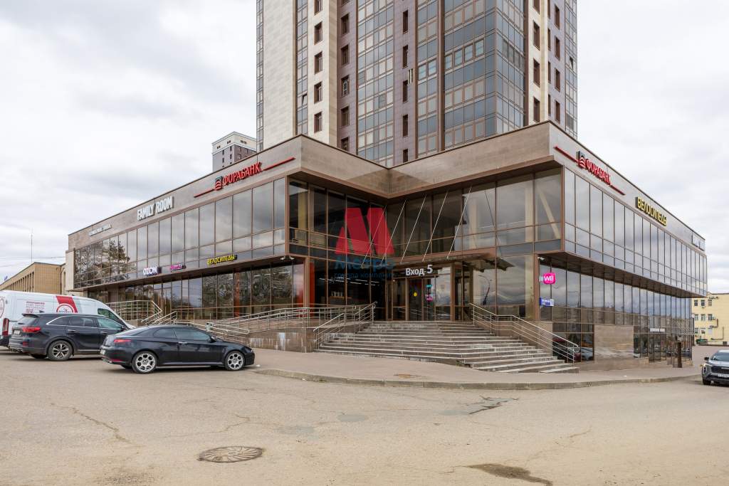 Сдам в аренду магазин 472 м.кв.