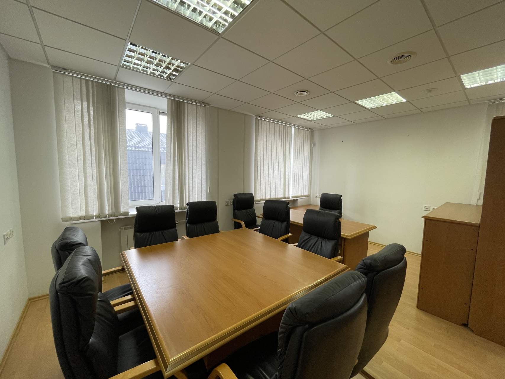 Продам торговое помещение 2395.7 м.кв.
