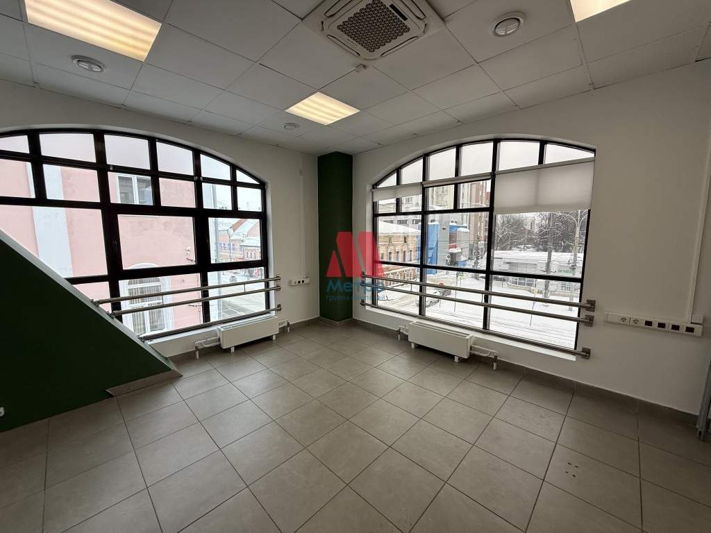 Сдам в аренду офис 162.4 м.кв.