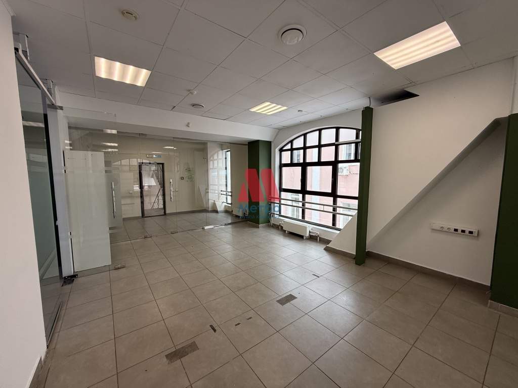Сдам в аренду офис 162.4 м.кв.
