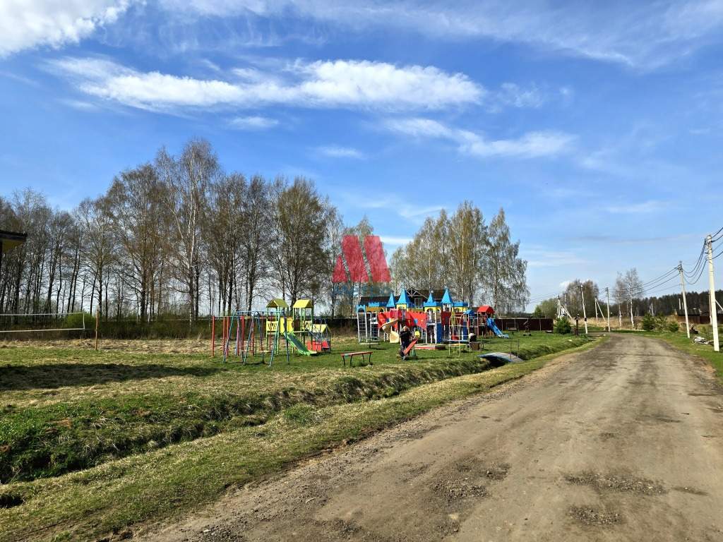 Продам земельный участок 1000 м.кв.