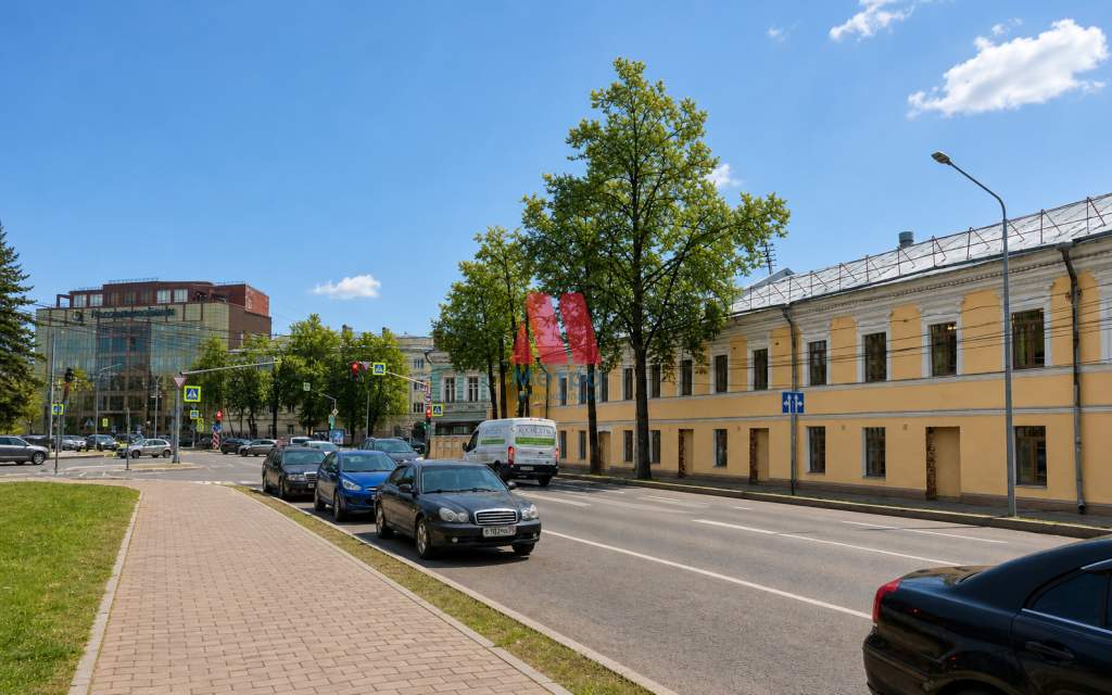 Сдам в аренду магазин 1000 м.кв.