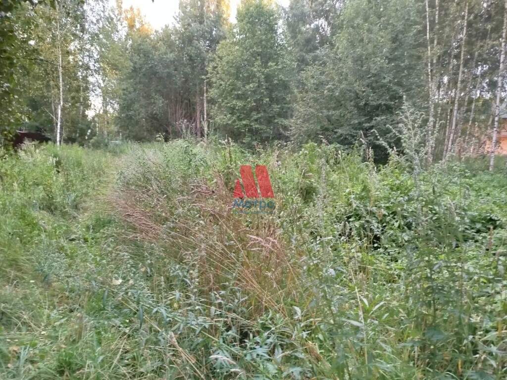 Продам земельный участок 1200 м.кв.