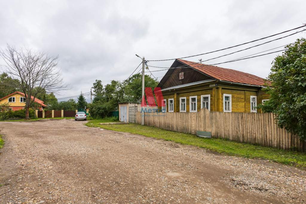 Продам земельный участок 1200 м.кв.