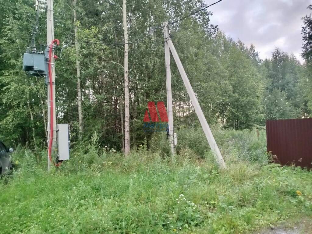 Продам земельный участок 1400 м.кв.