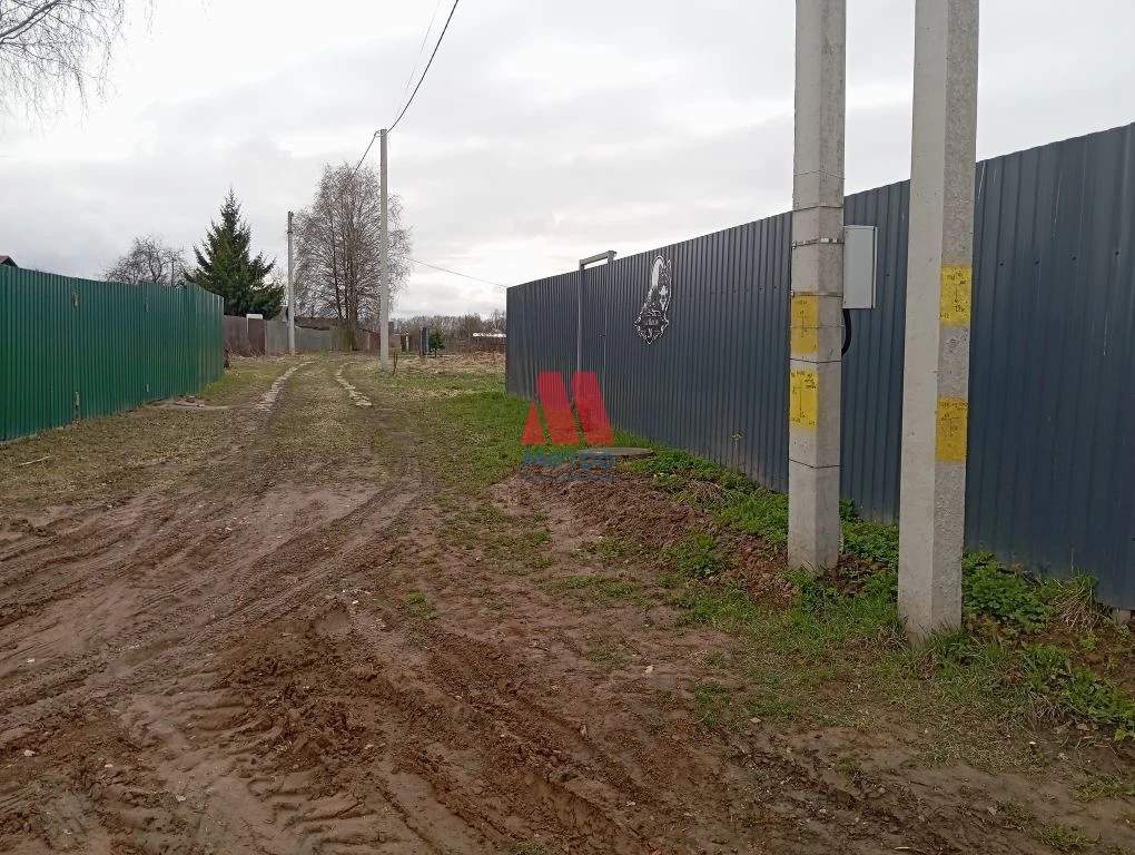 Продам земельный участок 825 м.кв.