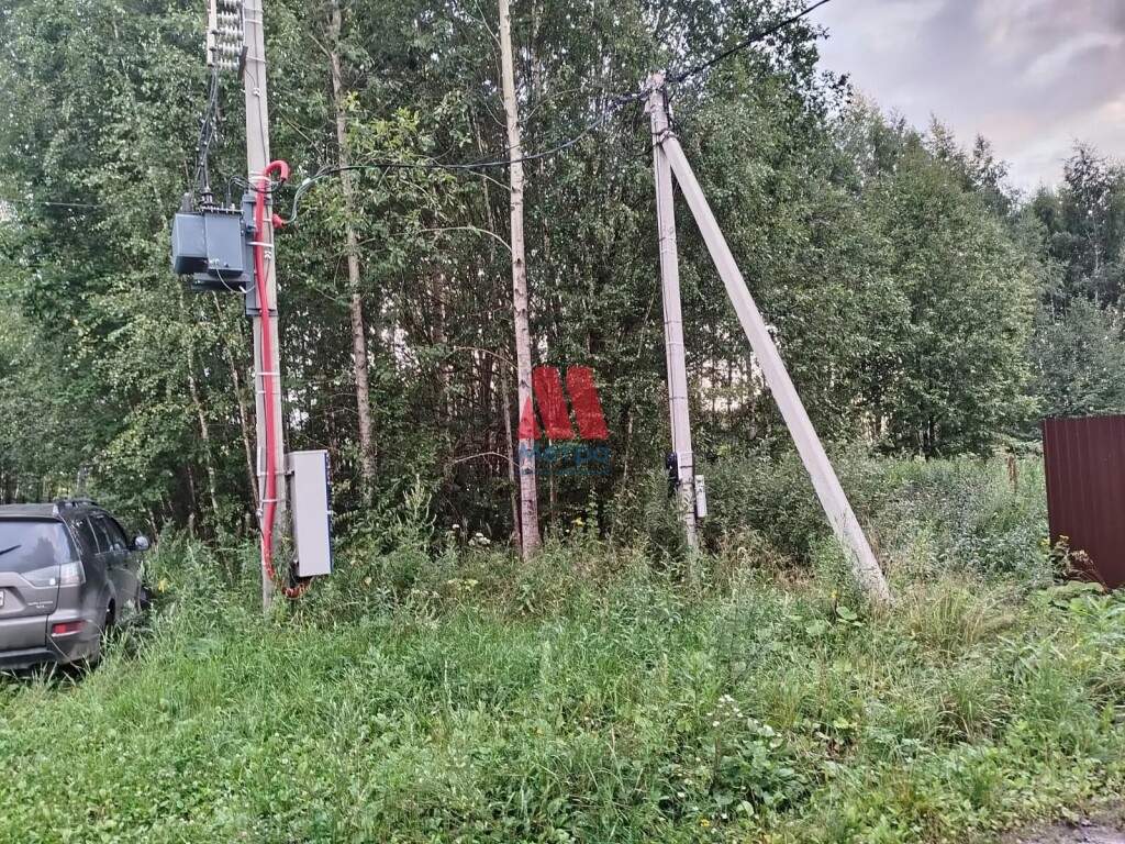 Продам земельный участок 1400 м.кв.