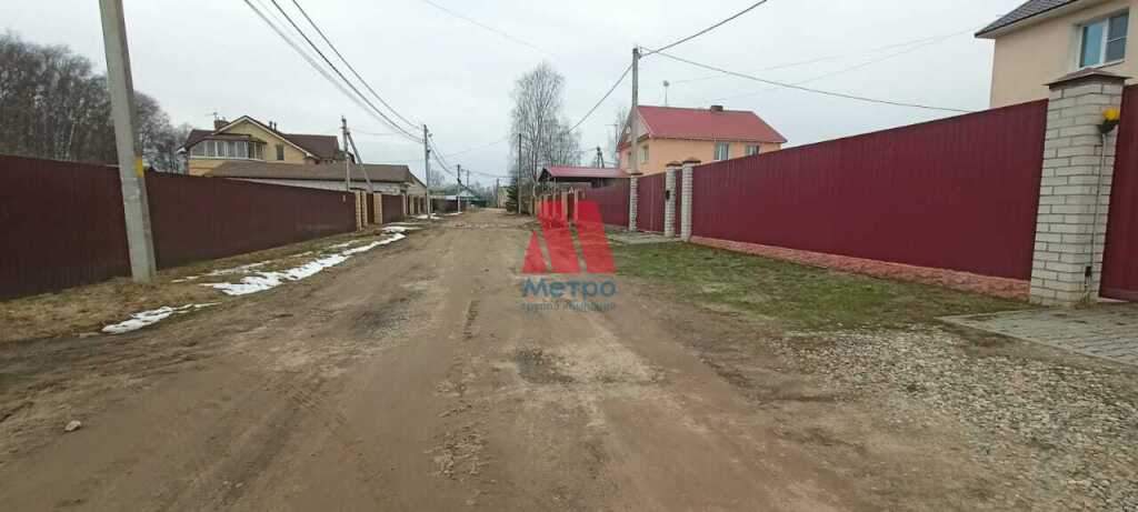 Продам земельный участок 1100 м.кв.