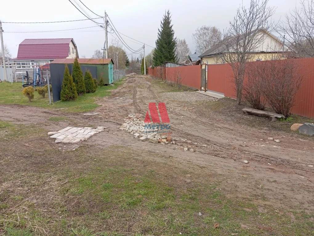 Продам земельный участок 825 м.кв.