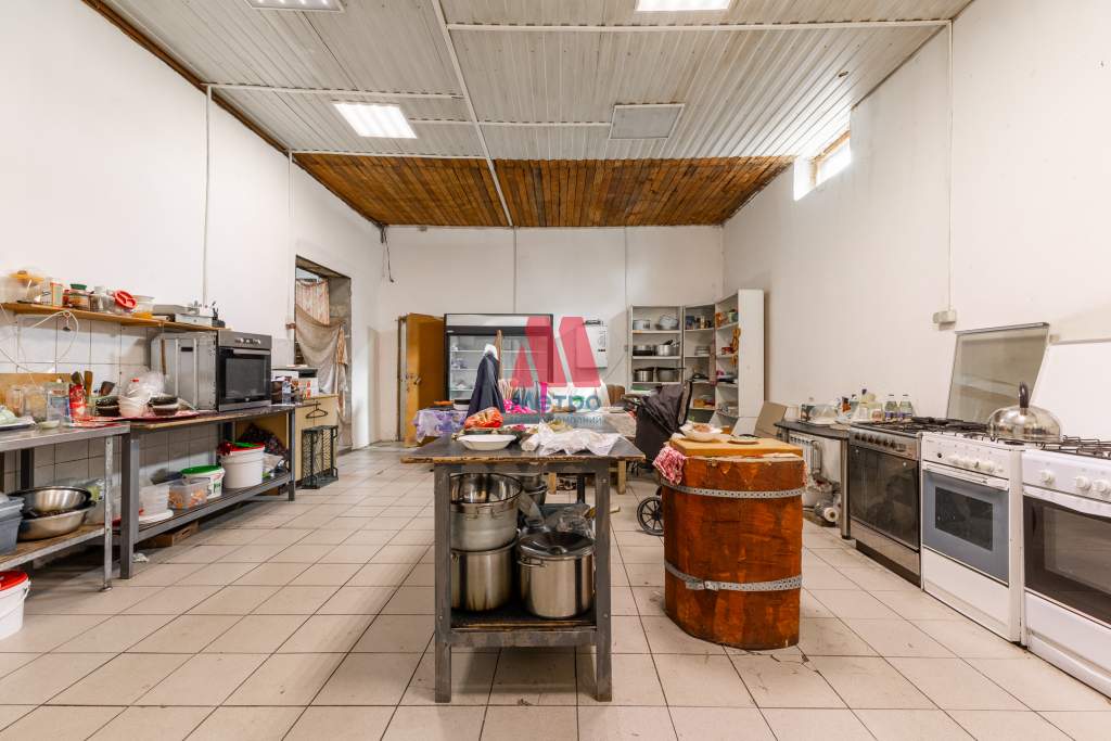 Сдам в аренду магазин 320 м.кв.