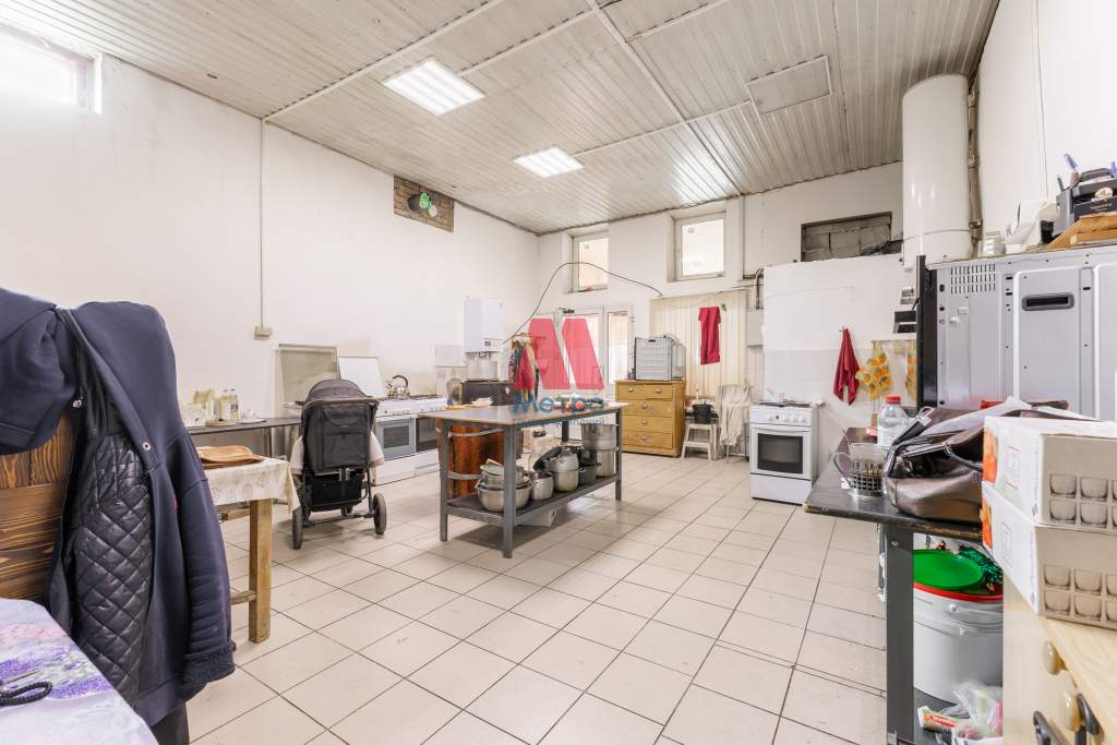 Сдам в аренду магазин 320 м.кв.