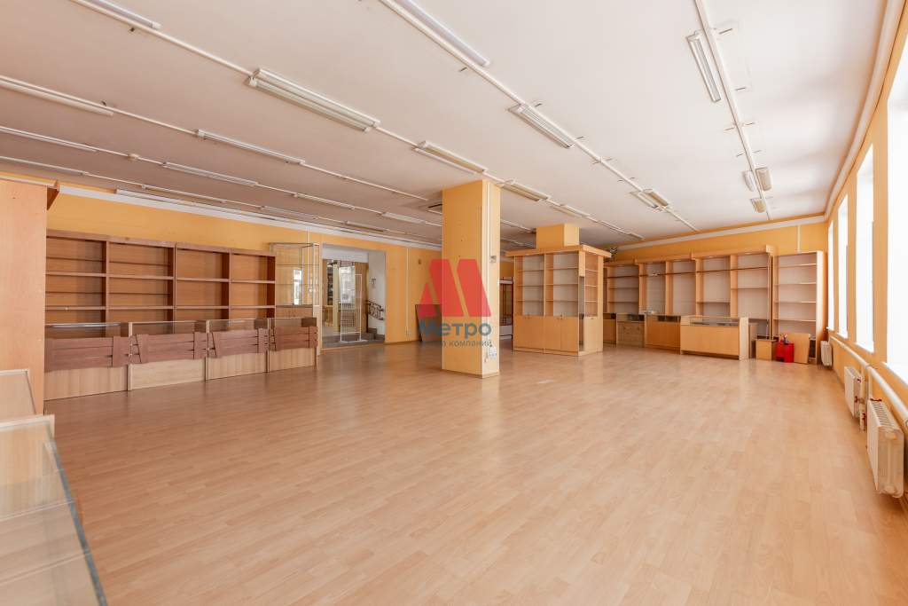 Сдам в аренду офис 242 м.кв.
