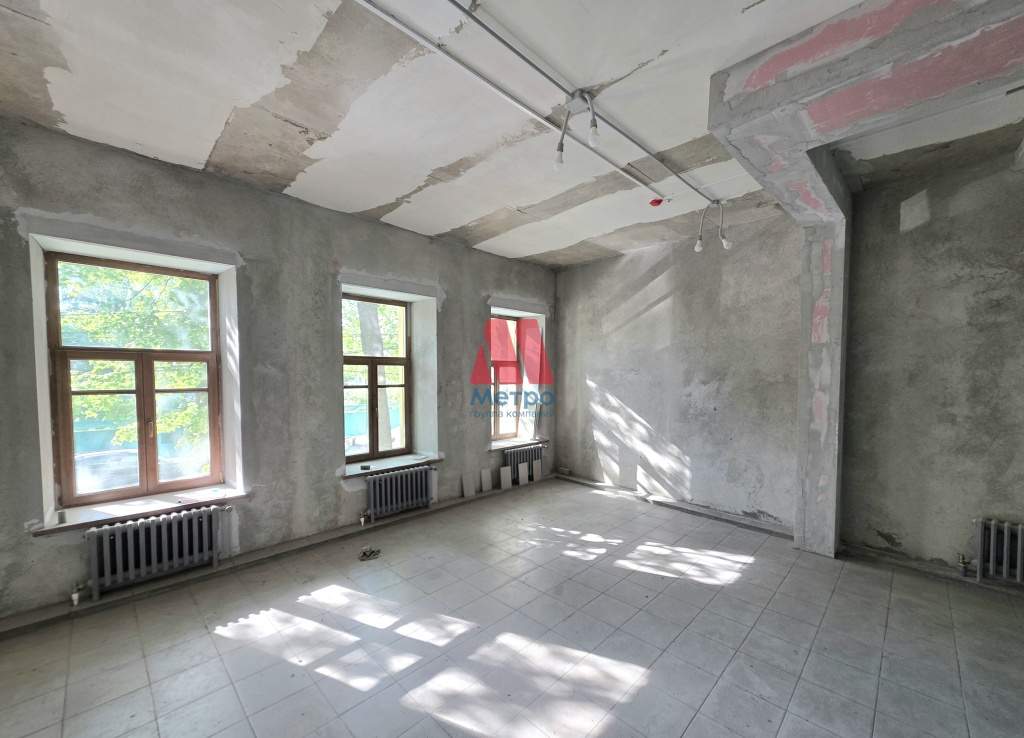Сдам в аренду торговое помещение 575 м.кв.