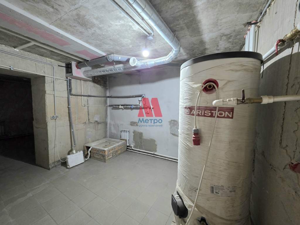 Сдам в аренду торговое помещение 575 м.кв.