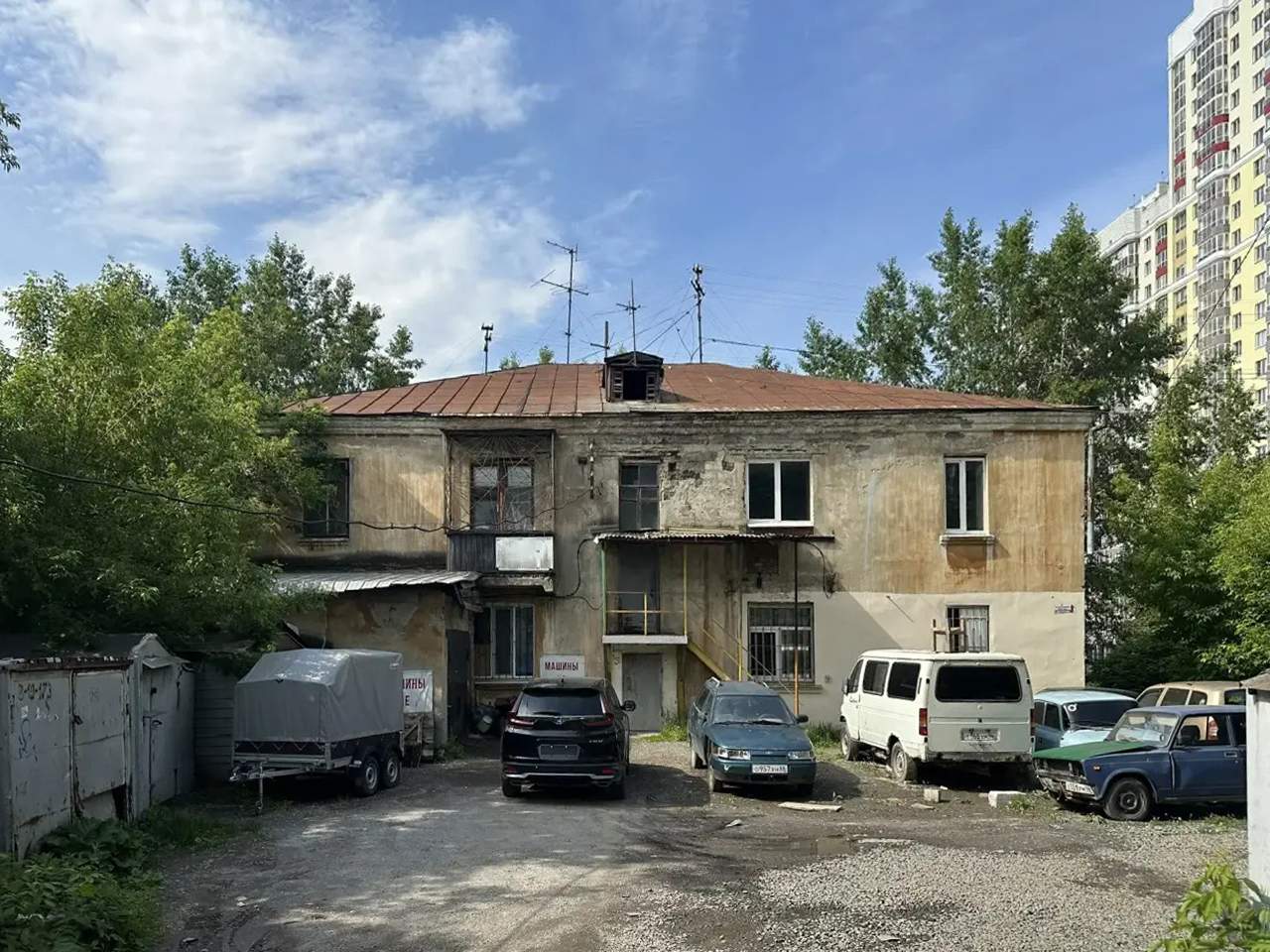 Продам торговое помещение 402.4 м.кв.