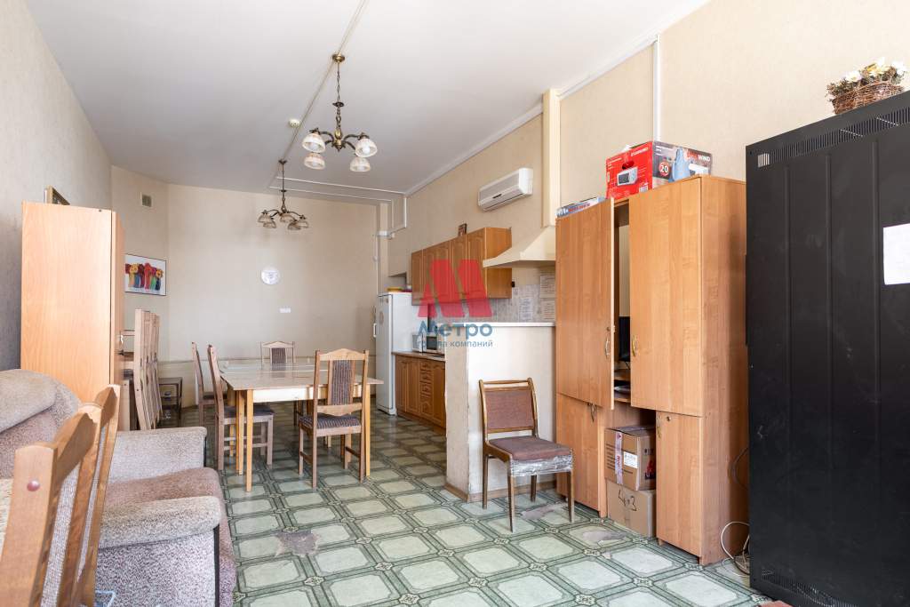 Сдам в аренду офис 242 м.кв.