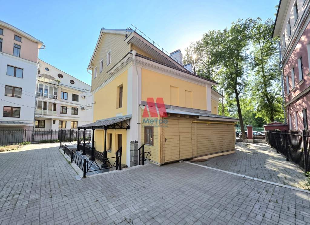 Сдам в аренду торговое помещение 575 м.кв.
