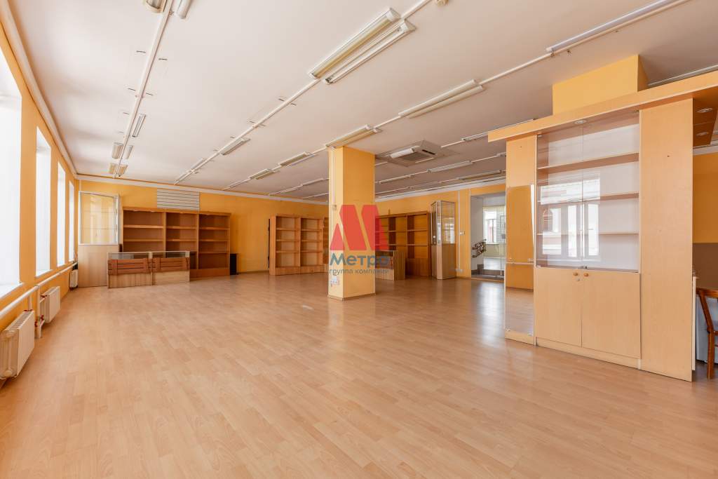 Сдам в аренду офис 242 м.кв.