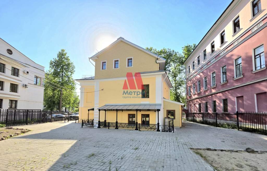 Сдам в аренду торговое помещение 575 м.кв.