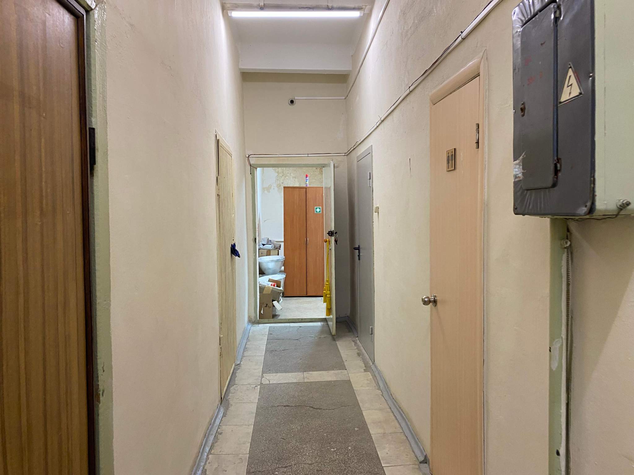 Продам торговое помещение 402.4 м.кв.