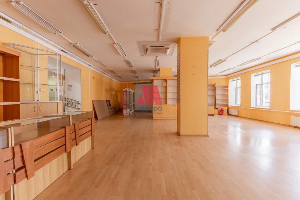 Сдам в аренду офис 242 м.кв.